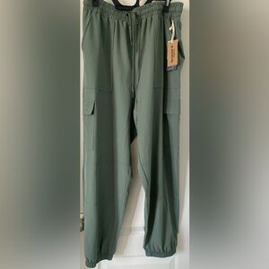 Women’s Bearclaw green joggers size-XL